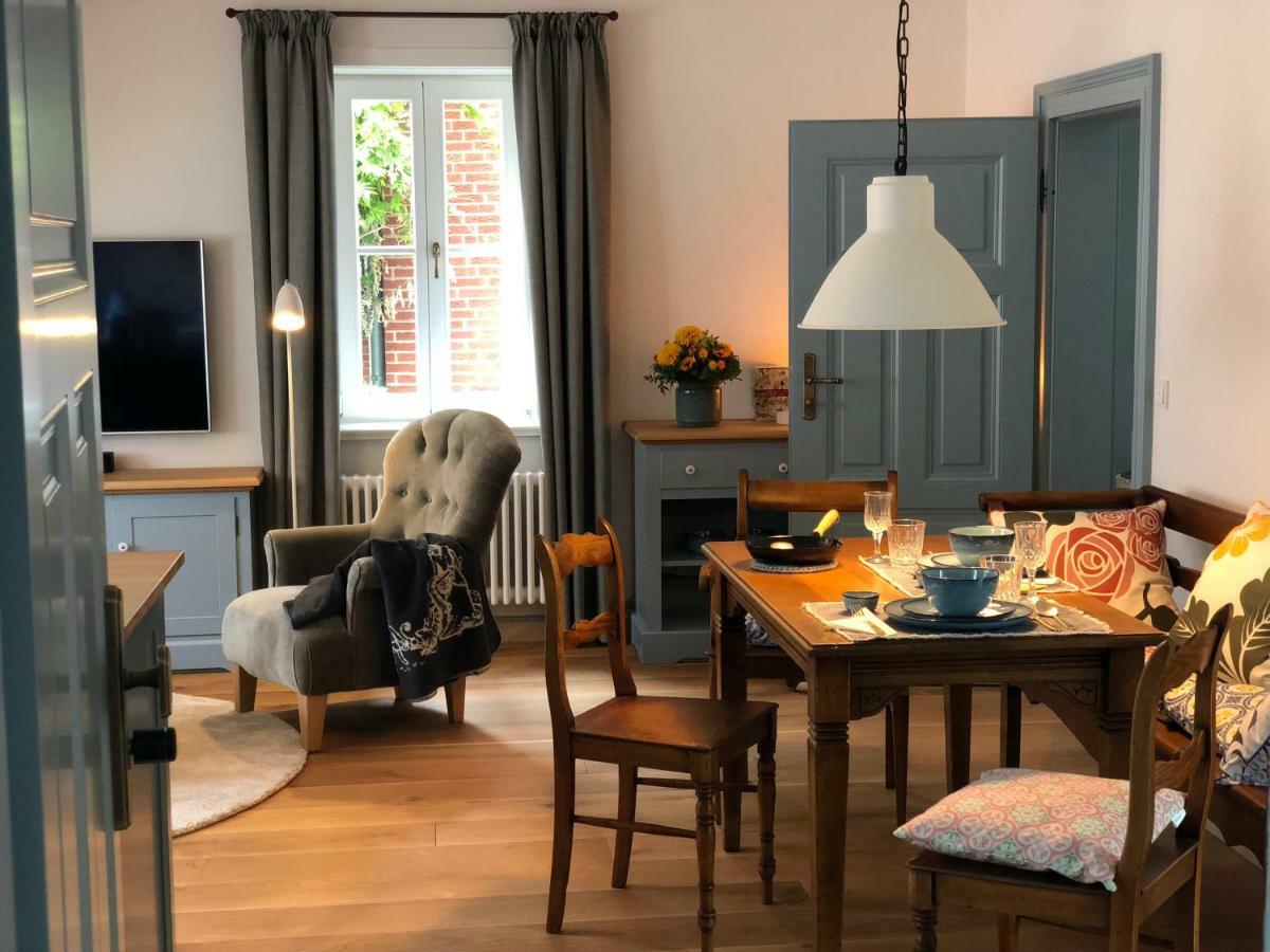Grimm'S Living Apartment Касел Екстериор снимка