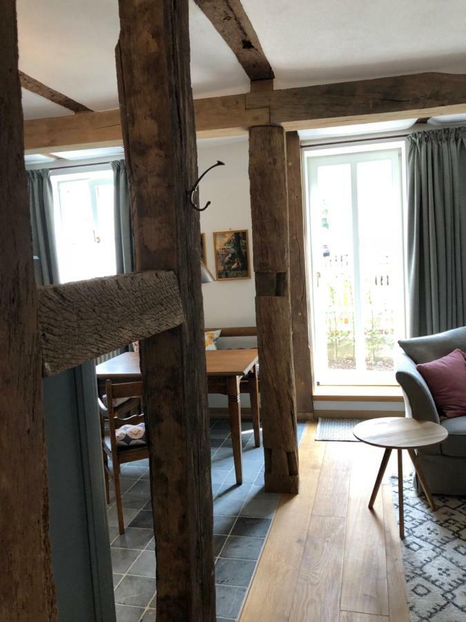 Grimm'S Living Apartment Касел Екстериор снимка